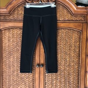 Lululemon Capri pants